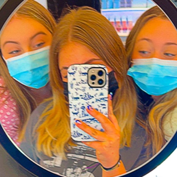 Meet your Posher, Hannah - Picture 1 of 1